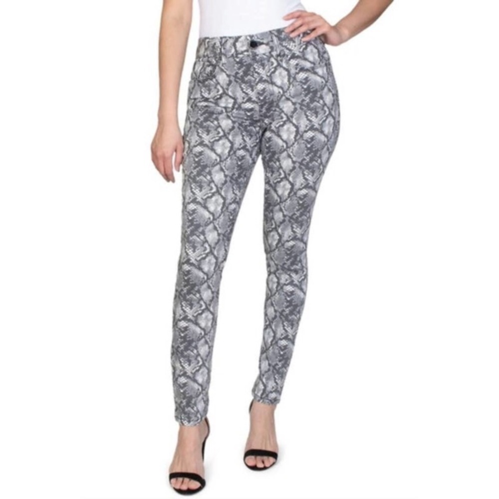 Seven7 Tummyless High Rise Skinny Jeans Snake print Size 10